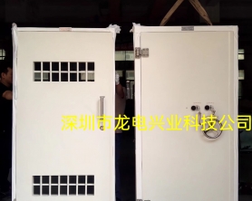 福建某警兵器室防护门、防盗通风门，共28套，锁具配置：二把分离式机械锁，电机锁，达到联管联控功能。门上有显示开与关的指示灯。