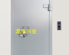 广州某国税库房碳钢A级金库门、重型抗爆门、5级防盗门，安装验收完成，开门方式：指纹（或密码）+ IC刷卡开门。