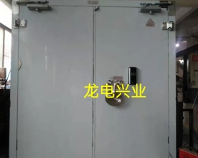 304不锈钢防弹门、枪弹库门， 带防弹视窗 ​ 出口东南亚  某军械仓库用门 ​数量：360套（为第二批，第一批550套）